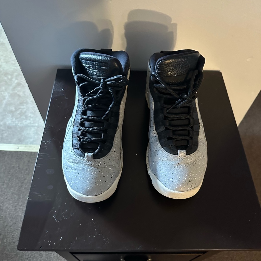 Jordan 10s size 9